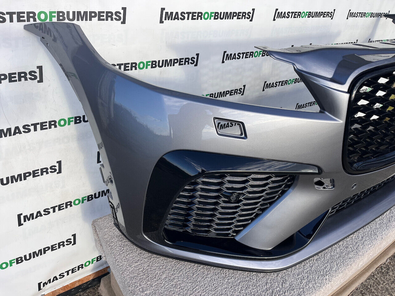 Jaguar F Pace Svr Hse Lift Suv 2021-2024 Front Bumper 6 Pdc Genuine [p395]