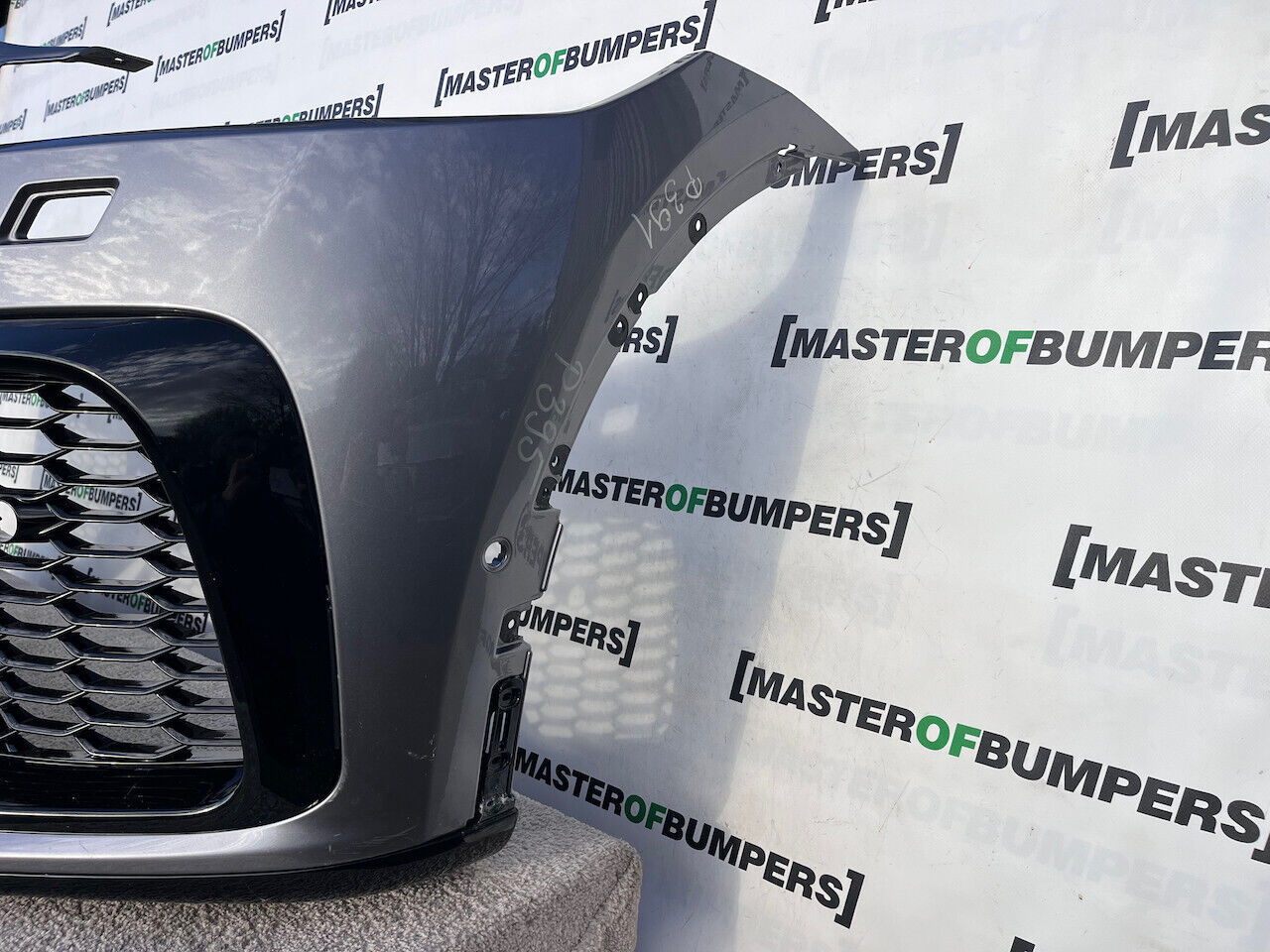 Jaguar F Pace Svr Hse Lift Suv 2021-2024 Front Bumper 6 Pdc Genuine [p395]