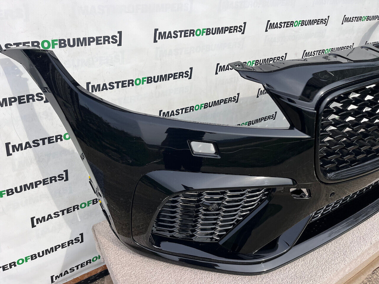 Jaguar F Pace Svr Hse Lift Suv 2021-2024 Front Bumper 6 Pdc Genuine [p389]