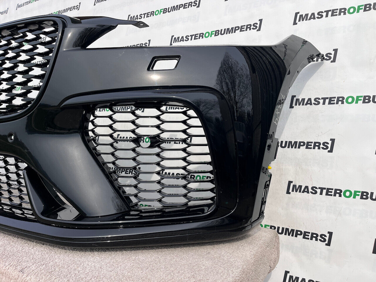 Jaguar F Pace Svr Hse Lift Suv 2021-2024 Front Bumper 6 Pdc Genuine [p389]