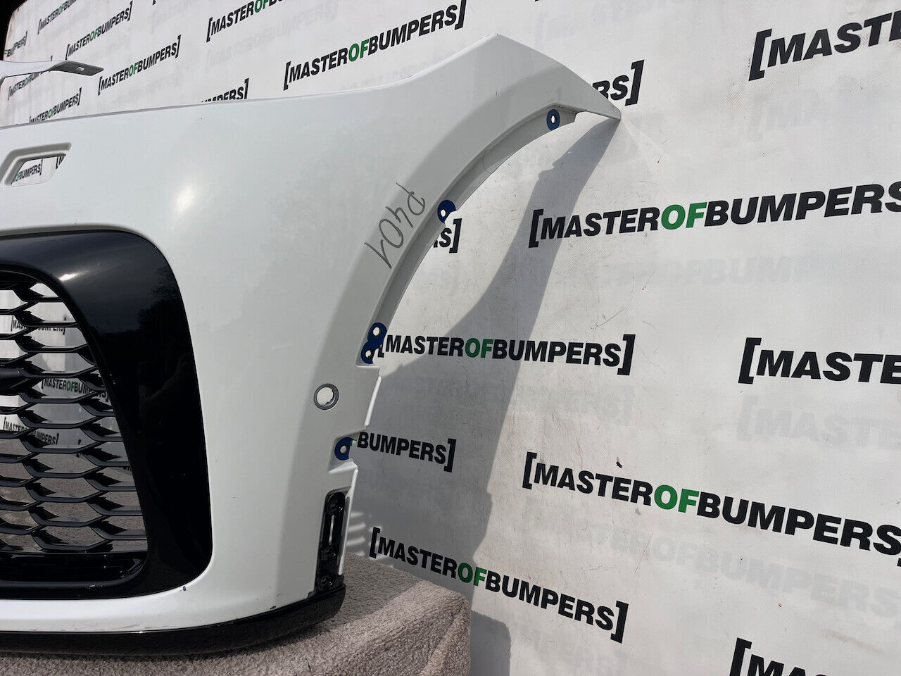 Jaguar F Pace Svr Hse Lift Suv 2021-2024 Front Bumper 6 Pdc Genuine [p401]