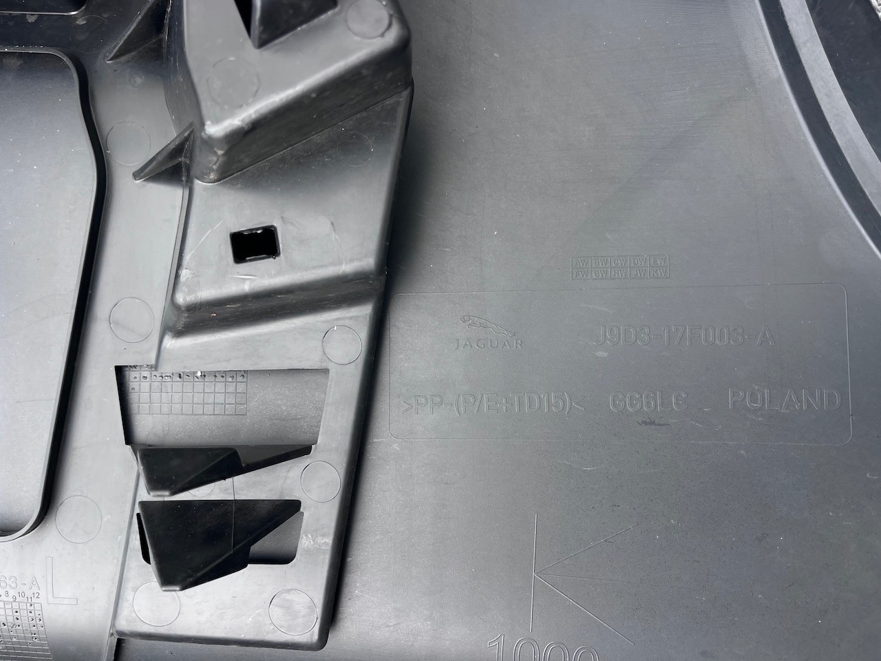 Jaguar I Pace Electric Suv 2018 - 2024 Front Bumper 6 Pdc Genuine [p527]