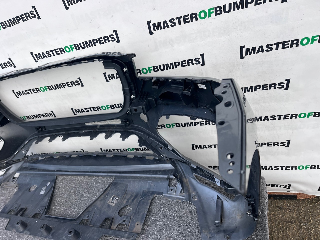 Jaguar F Pace S R Dynamic Lift 2021-2024 Front Bumper 4 Pdc + Jet Genuine [p567]