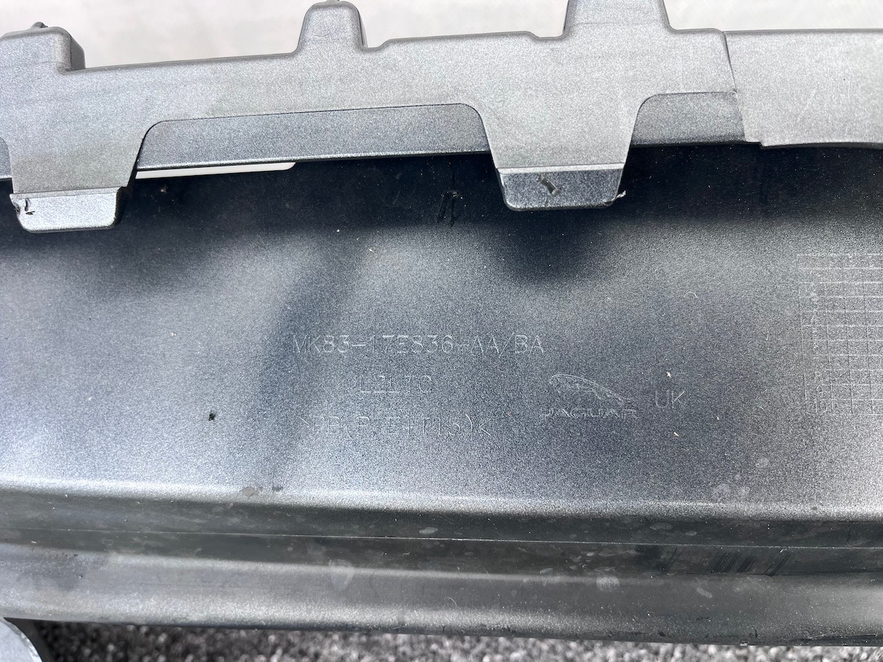 Jaguar F Pace S R Dynamic Lift 2021-2024 Front Bumper 4 Pdc + Jet Genuine [p567]