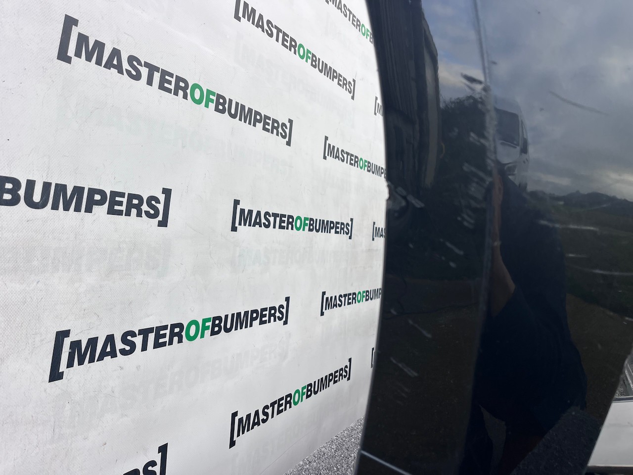 Jaguar F Pace S R Dynamic Lift 2021-2024 Front Bumper 4 Pdc + Jet Genuine [p568]