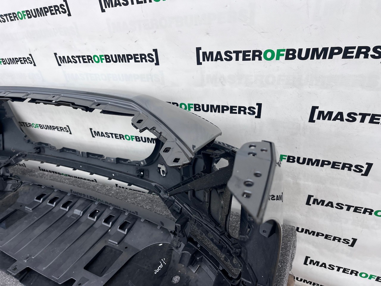 Jaguar I Pace Electric Suv 2018 - 2024 Front Bumper 6 Pdc Genuine [p601]