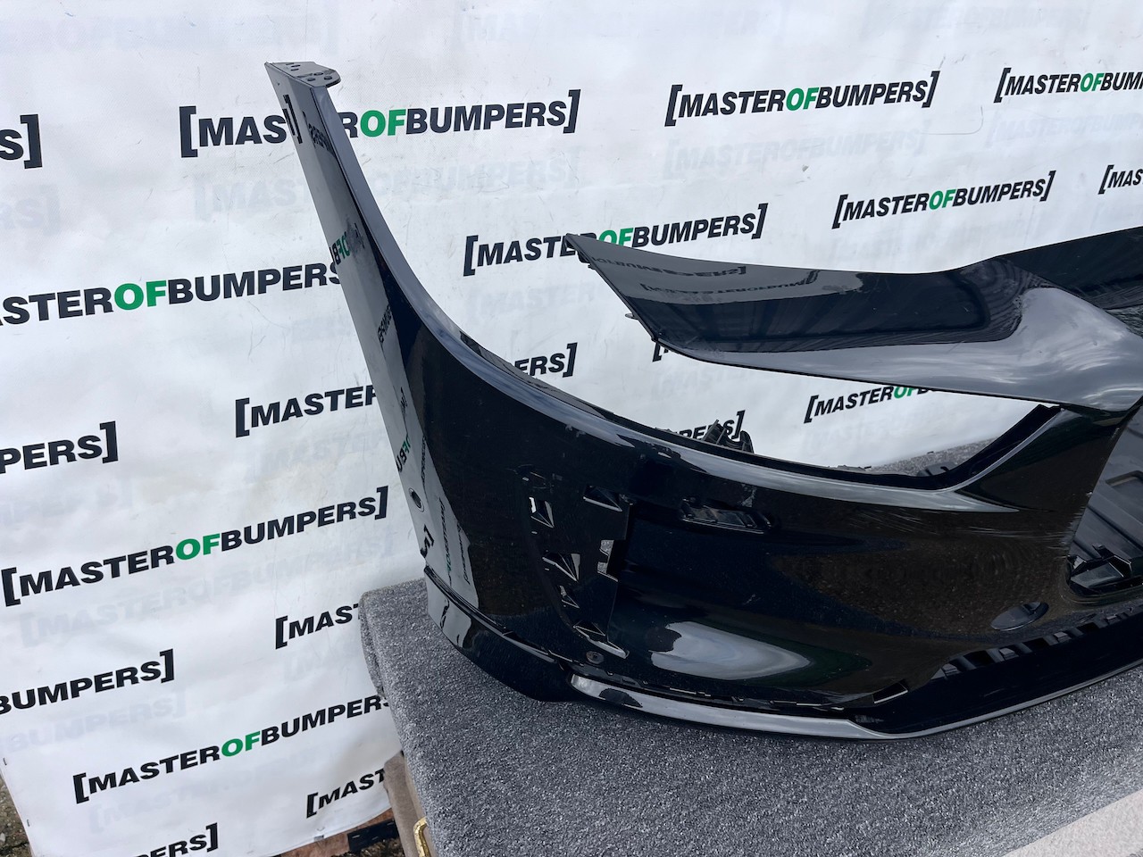 Jaguar I Pace Electric Suv 2018 - 2024 Front Bumper 6 Pdc Genuine [p671]
