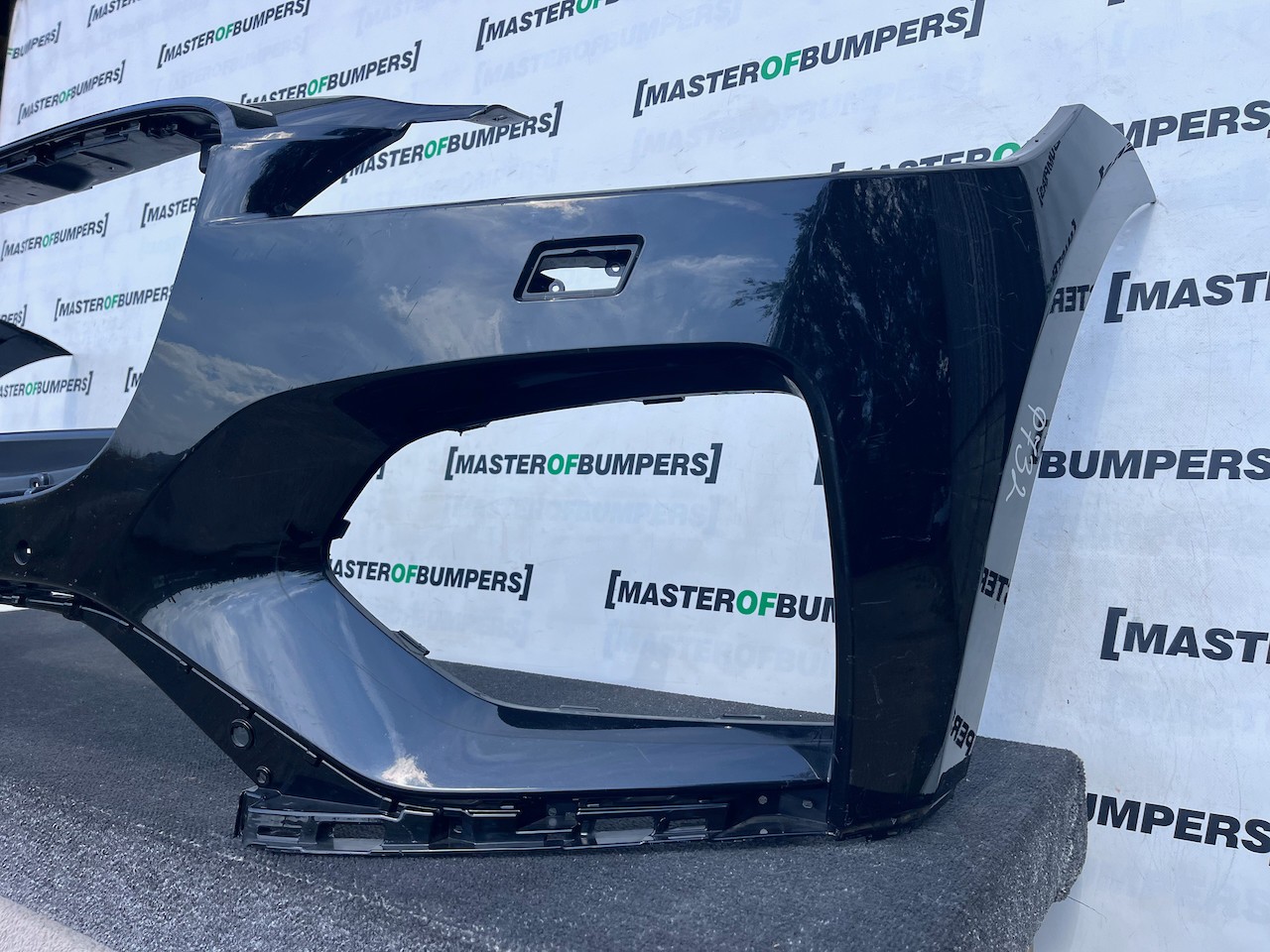 Jaguar F Pace S R Dynamic Lift 2021-2024 Front Bumper 4 Pdc + Jet Genuine [p732]