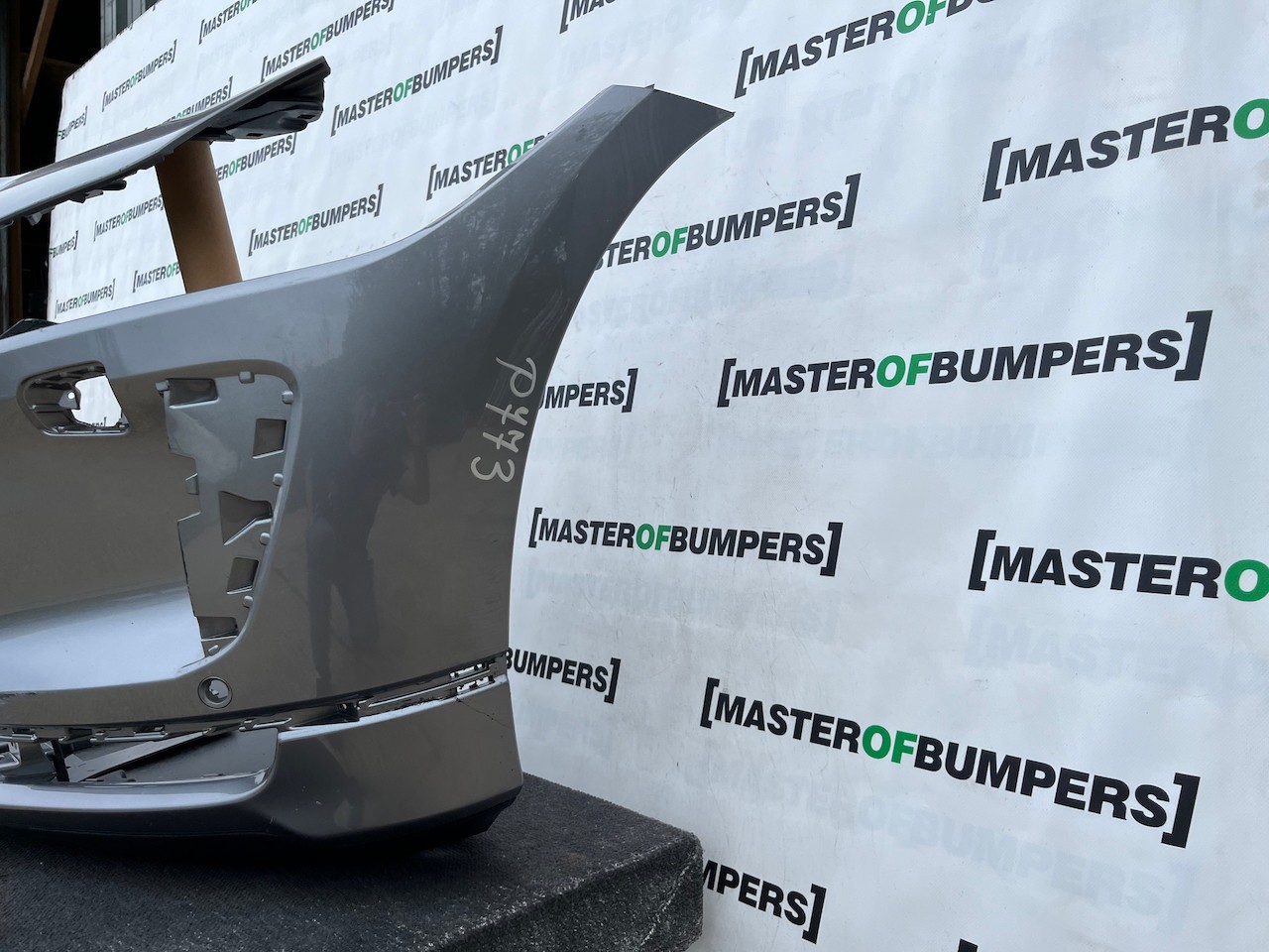Jaguar I Pace Electric Suv 2018 - 2024 Front Bumper 4 Pdc Genuine [p773]