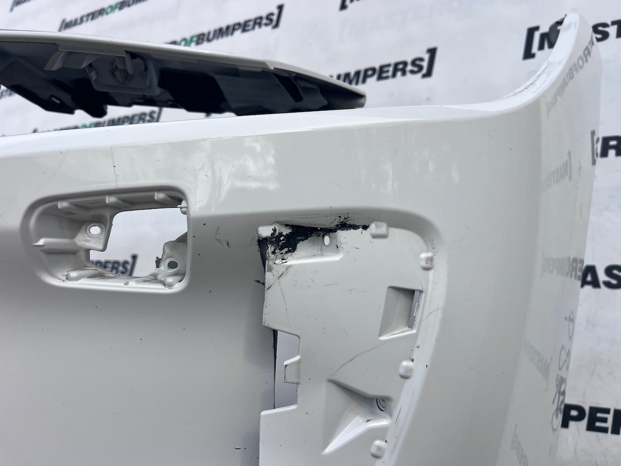 Jaguar I Pace Electric Suv 2018 - 2024 Front Bumper 6 Pdc Genuine [p820]