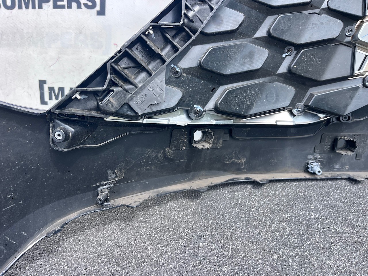 Kia Sportage Gt Line Hatchback 2022-2025 Front Bumper Pdc Genuine [k530]