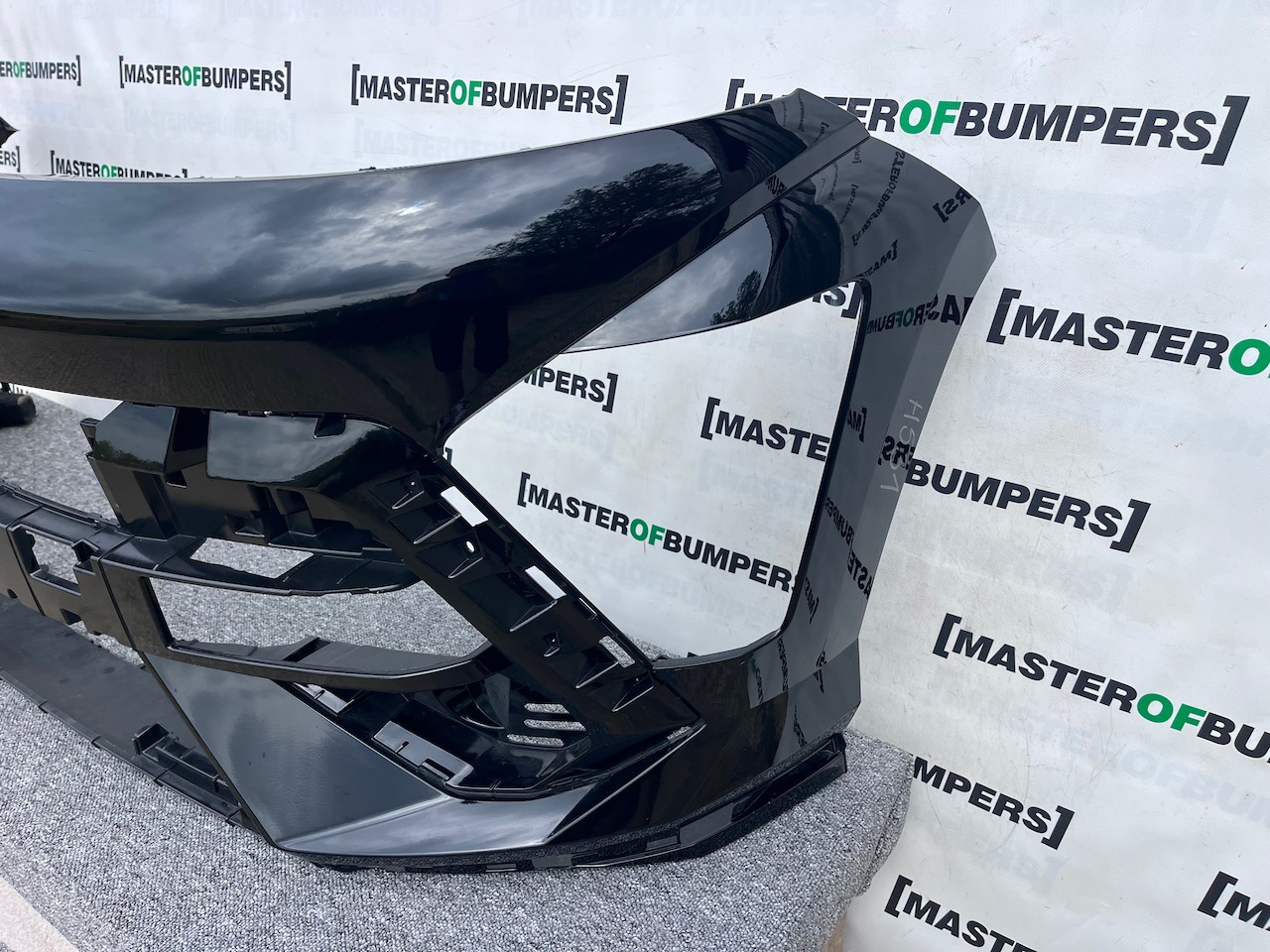 Hyundai Kona N-line Hatchback Mk2 2023-on Front Bumper 4 Pdc Genuine [h531]