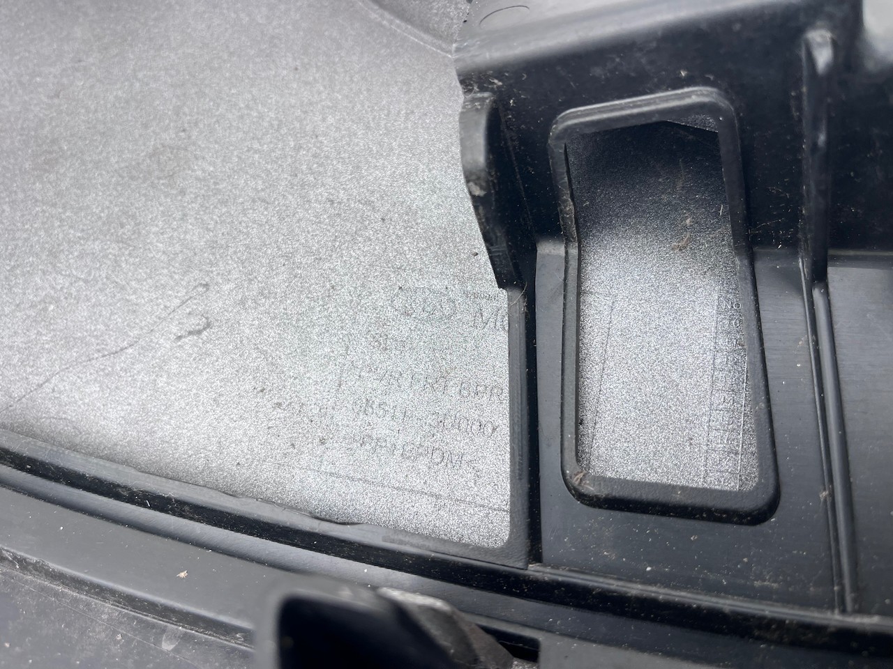 Kia Sportage Se Sport 2010-2015 Front Bumper Genuine [k495]