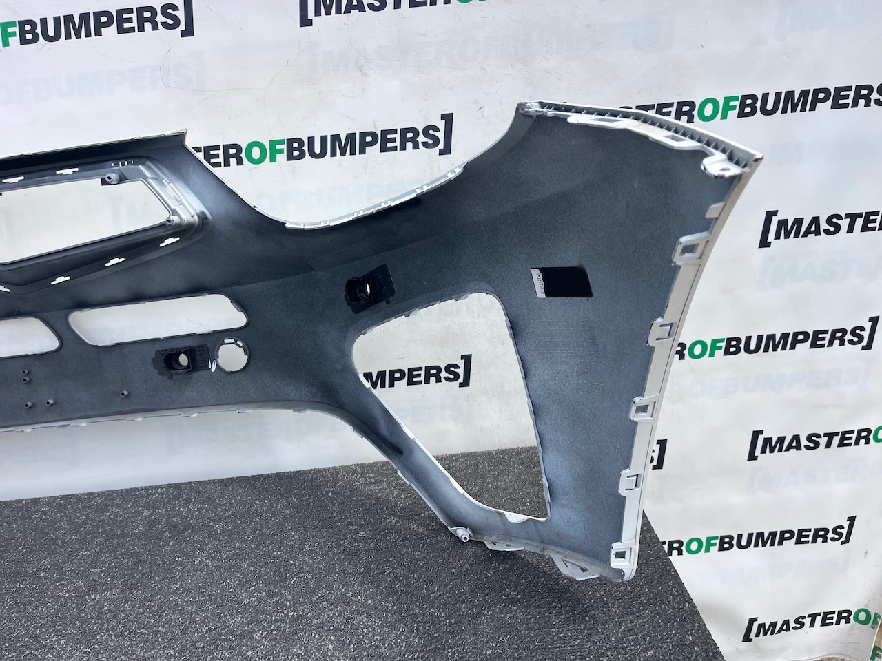 Kia Stonic Gt Line Hatchback 2021-2024 Front Bumper Pdc Genuine [k528]