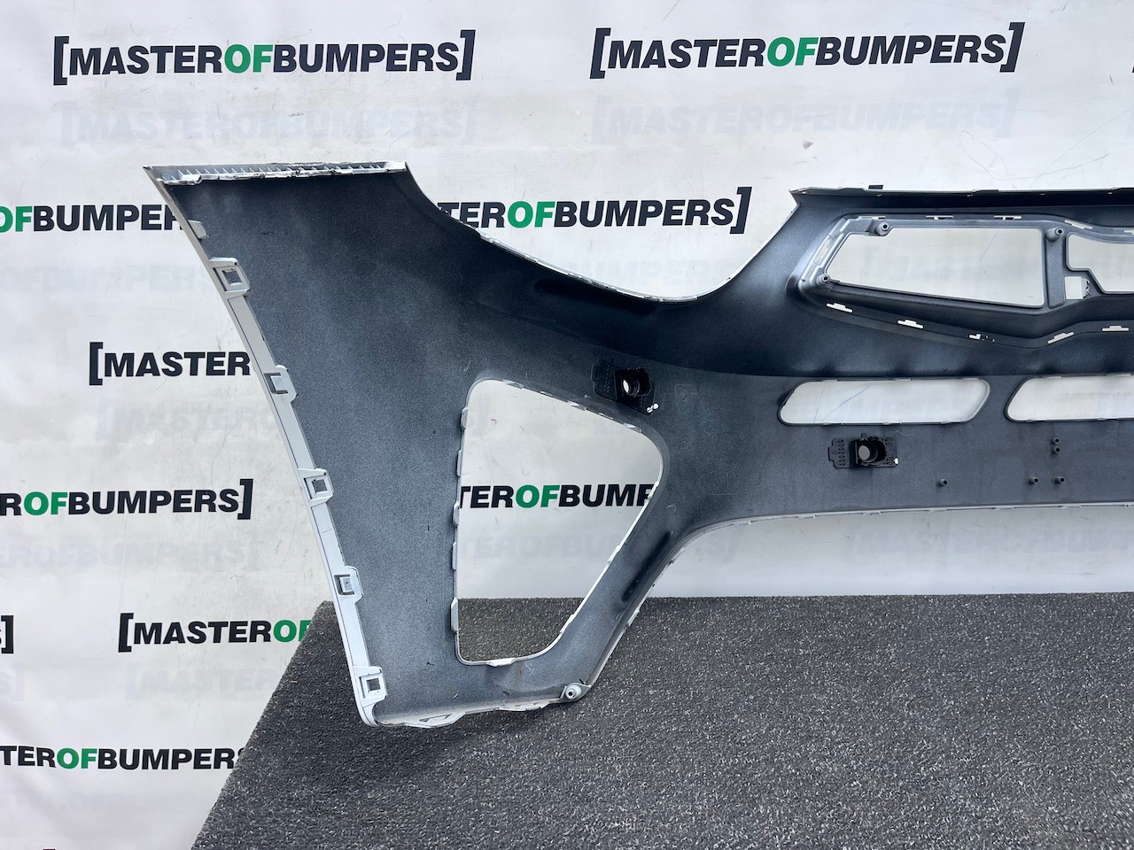 Kia Stonic Gt Line Hatchback 2021-2024 Front Bumper Pdc Genuine [k528]