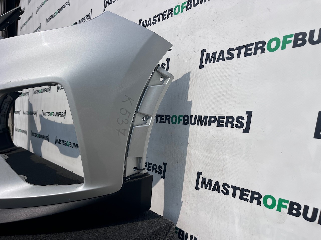 Kia E Niro Hybrid Plug In E-niro 2019-2022 Front Bumper 4 Pdc Genuine [k537]
