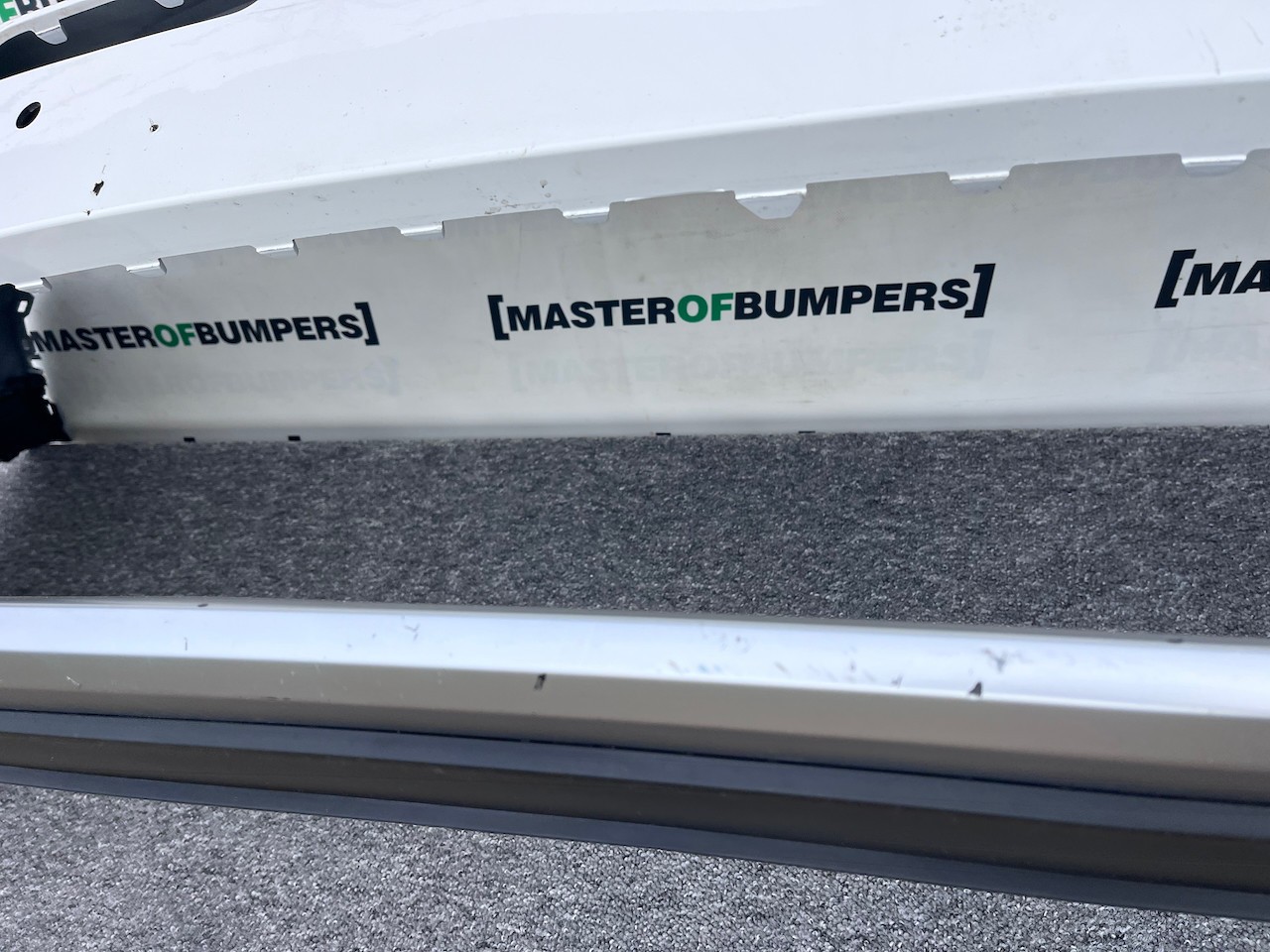 Kia Stonic Gt Line Mk1 Lif Hatchback 2021-2025 Front Bumper 4 Pdc Genuine [k499]