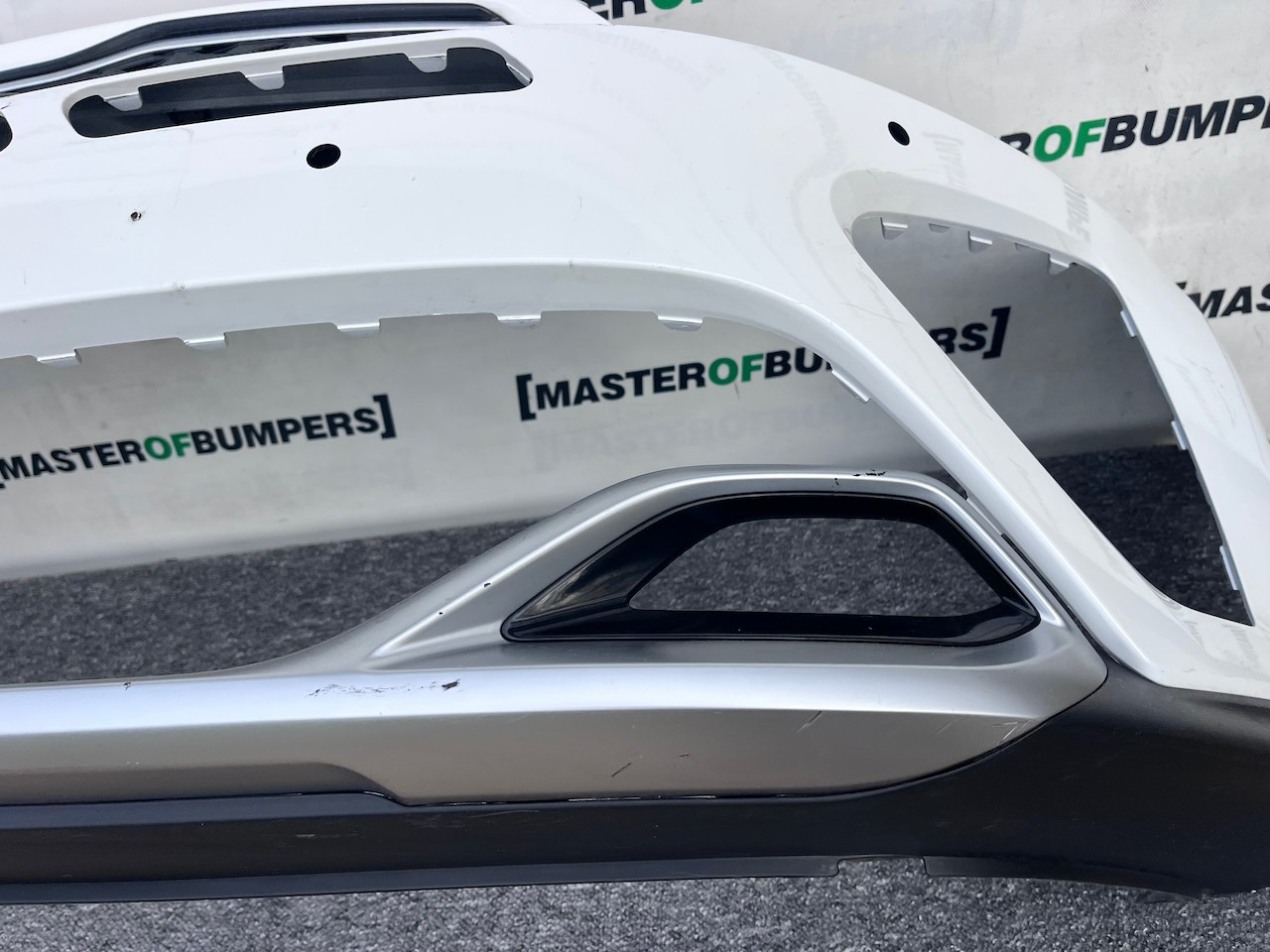 Kia Stonic Gt Line Mk1 Lif Hatchback 2021-2025 Front Bumper 4 Pdc Genuine [k499]