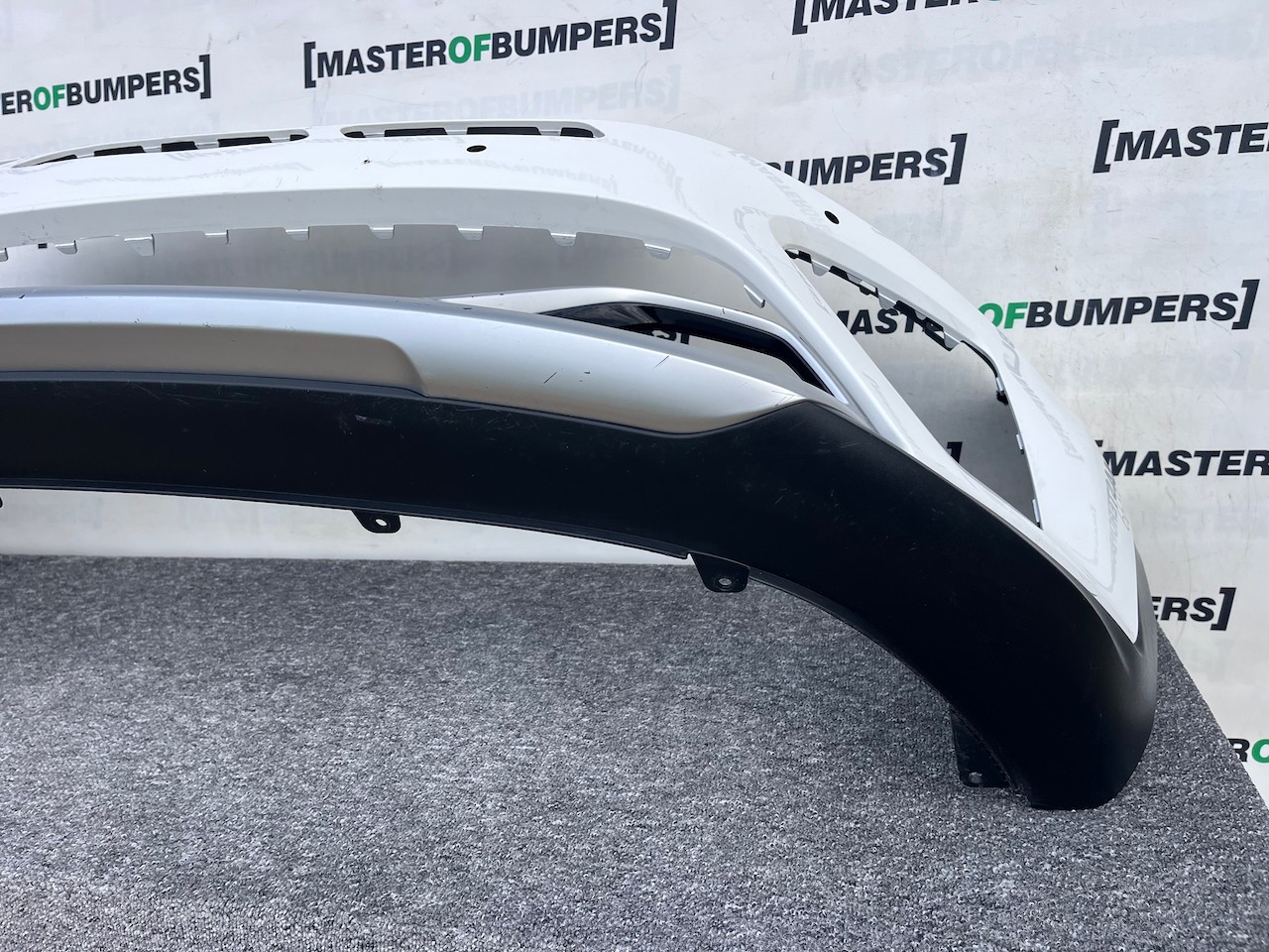 Kia Stonic Gt Line Mk1 Lif Hatchback 2021-2025 Front Bumper 4 Pdc Genuine [k499]