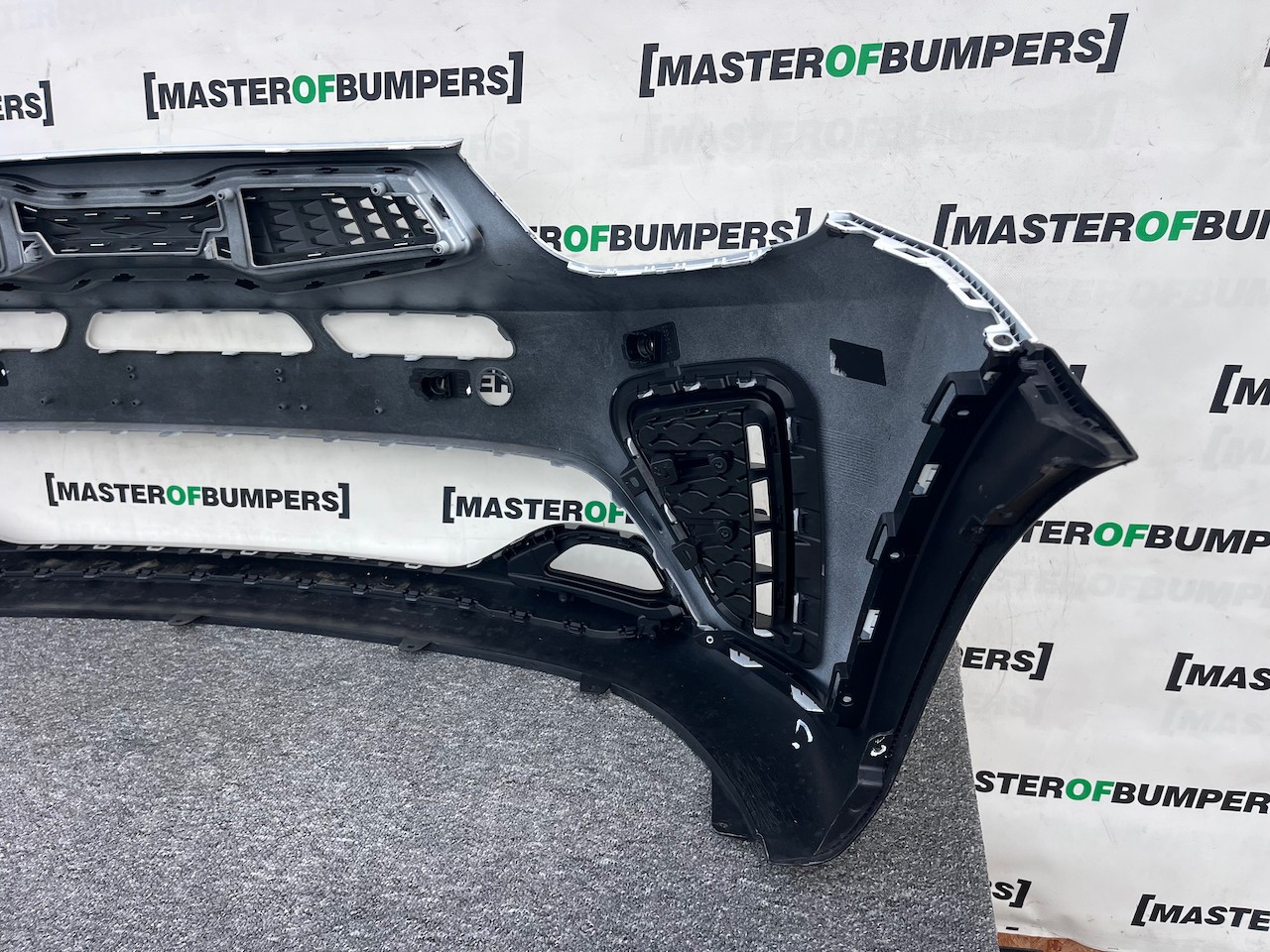 Kia Stonic Gt Line Mk1 Lif Hatchback 2021-2025 Front Bumper 4 Pdc Genuine [k499]