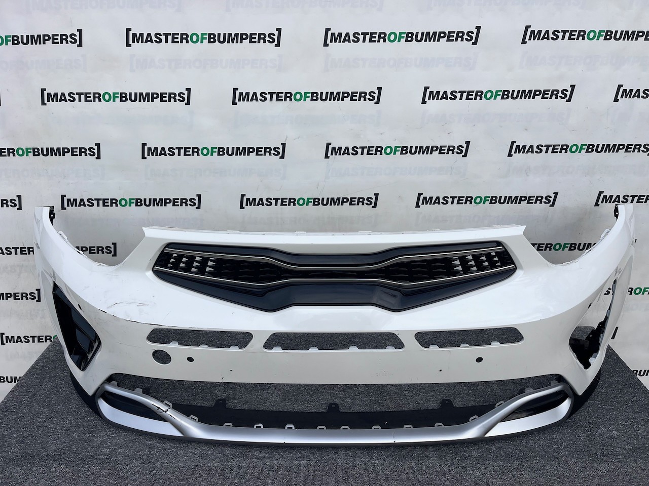 Kia Stonic Gt Line Mk1 Lif Hatchback 2021-2025 Front Bumper 4 Pdc Genuine [k499]