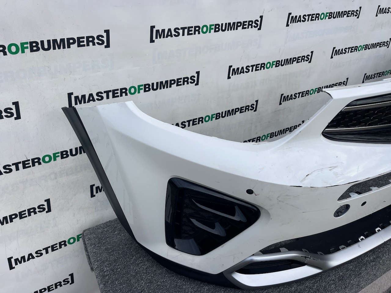 Kia Stonic Gt Line Mk1 Lif Hatchback 2021-2025 Front Bumper 4 Pdc Genuine [k499]