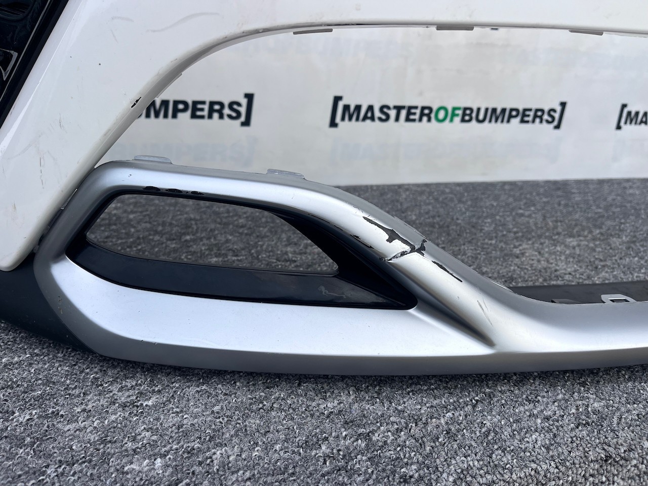 Kia Stonic Gt Line Mk1 Lif Hatchback 2021-2025 Front Bumper 4 Pdc Genuine [k499]