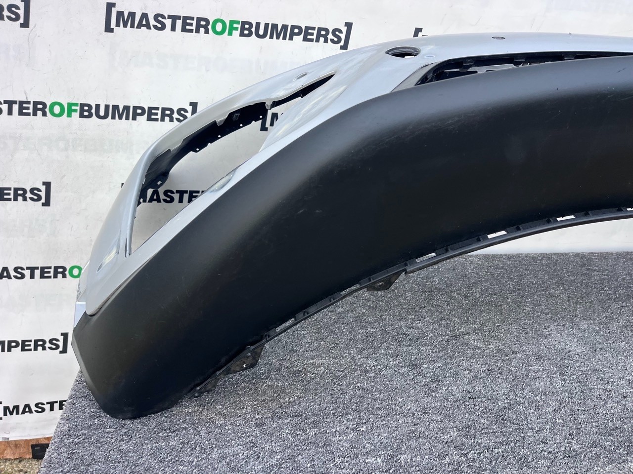 Kia E Niro Hybrid Plug In E-niro 2019-2022 Front Bumper 4 Pdc Genuine [k501]