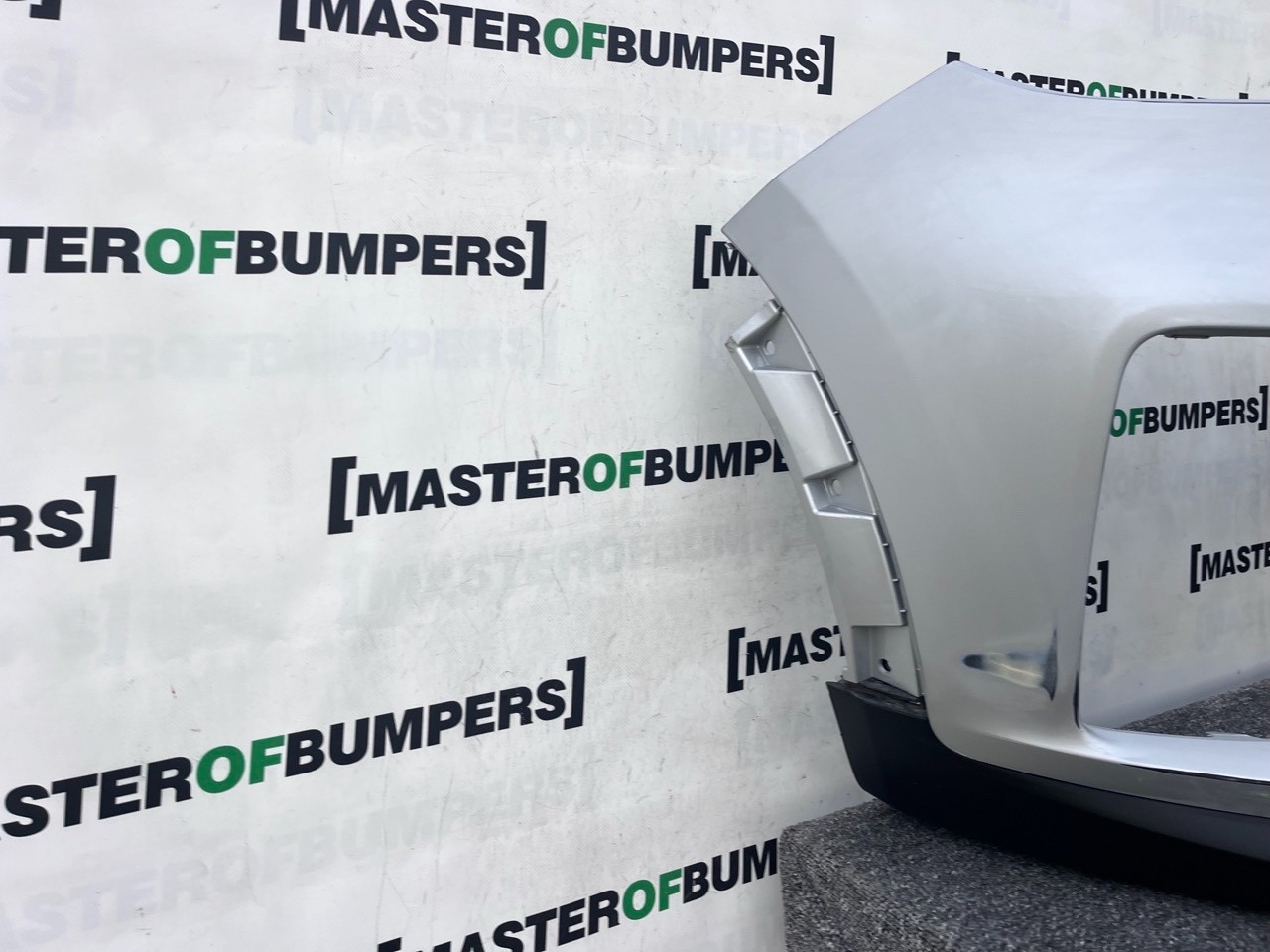 Kia E Niro Hybrid Plug In E-niro 2019-2022 Front Bumper 4 Pdc Genuine [k501]