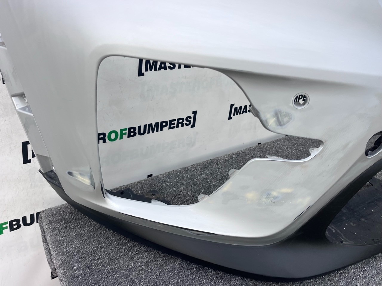 Kia E Niro Hybrid Plug In E-niro 2019-2022 Front Bumper 4 Pdc Genuine [k501]