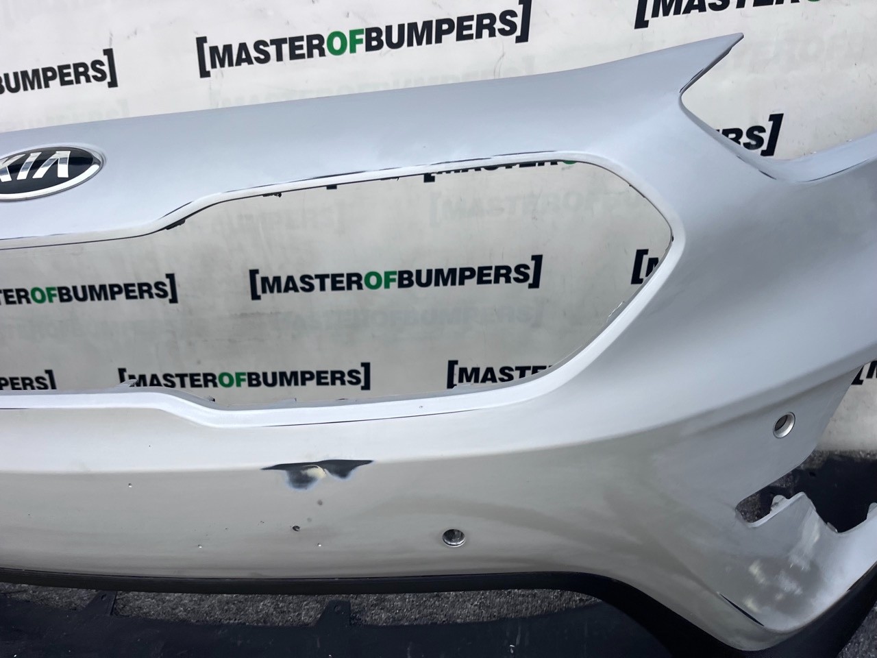 Kia E Niro Hybrid Plug In E-niro 2019-2022 Front Bumper 4 Pdc Genuine [k501]