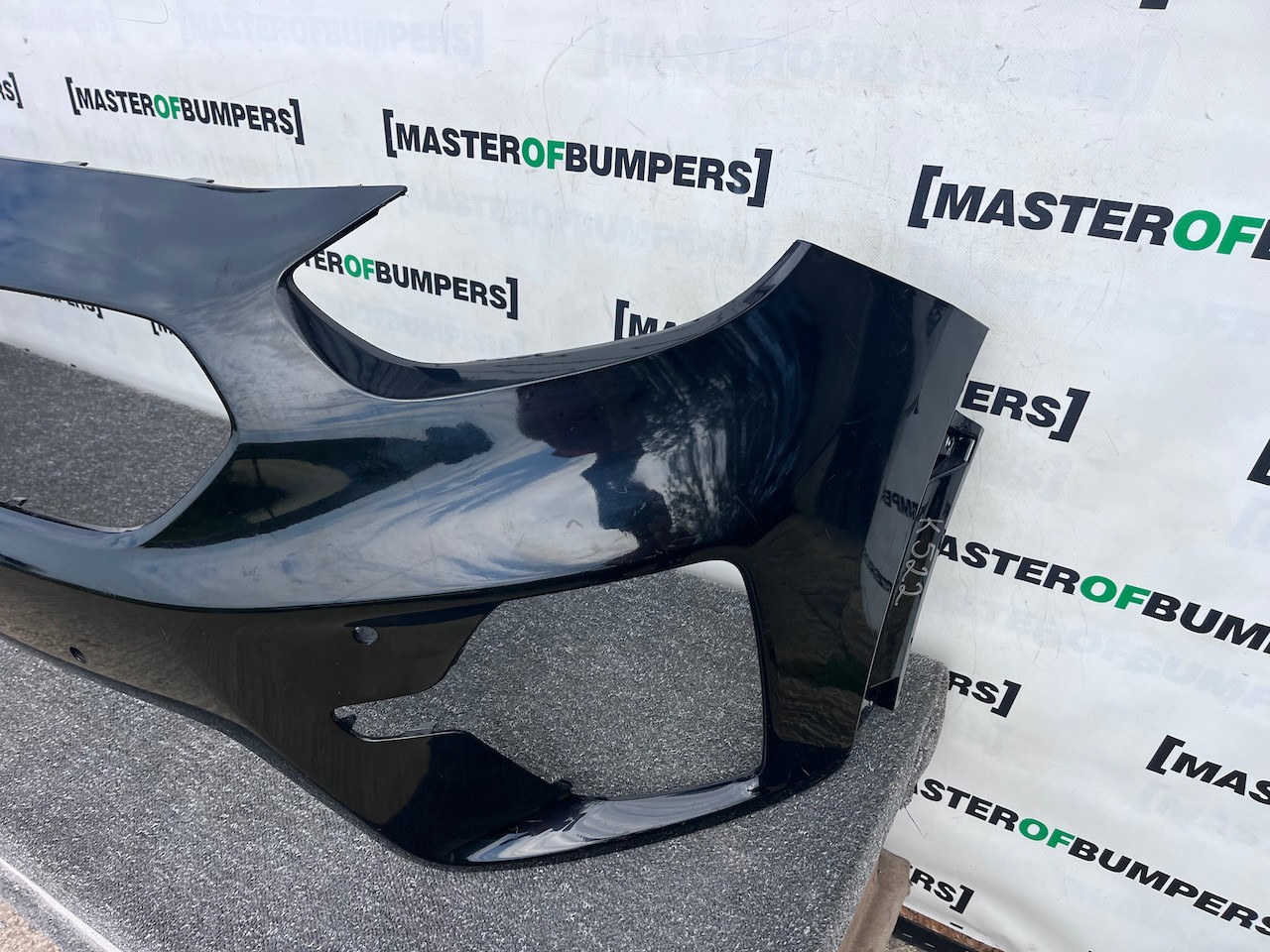 Kia E Niro Hybrid Plug In E-niro 2019-2022 Front Bumper 4 Pdc Genuine [k522]