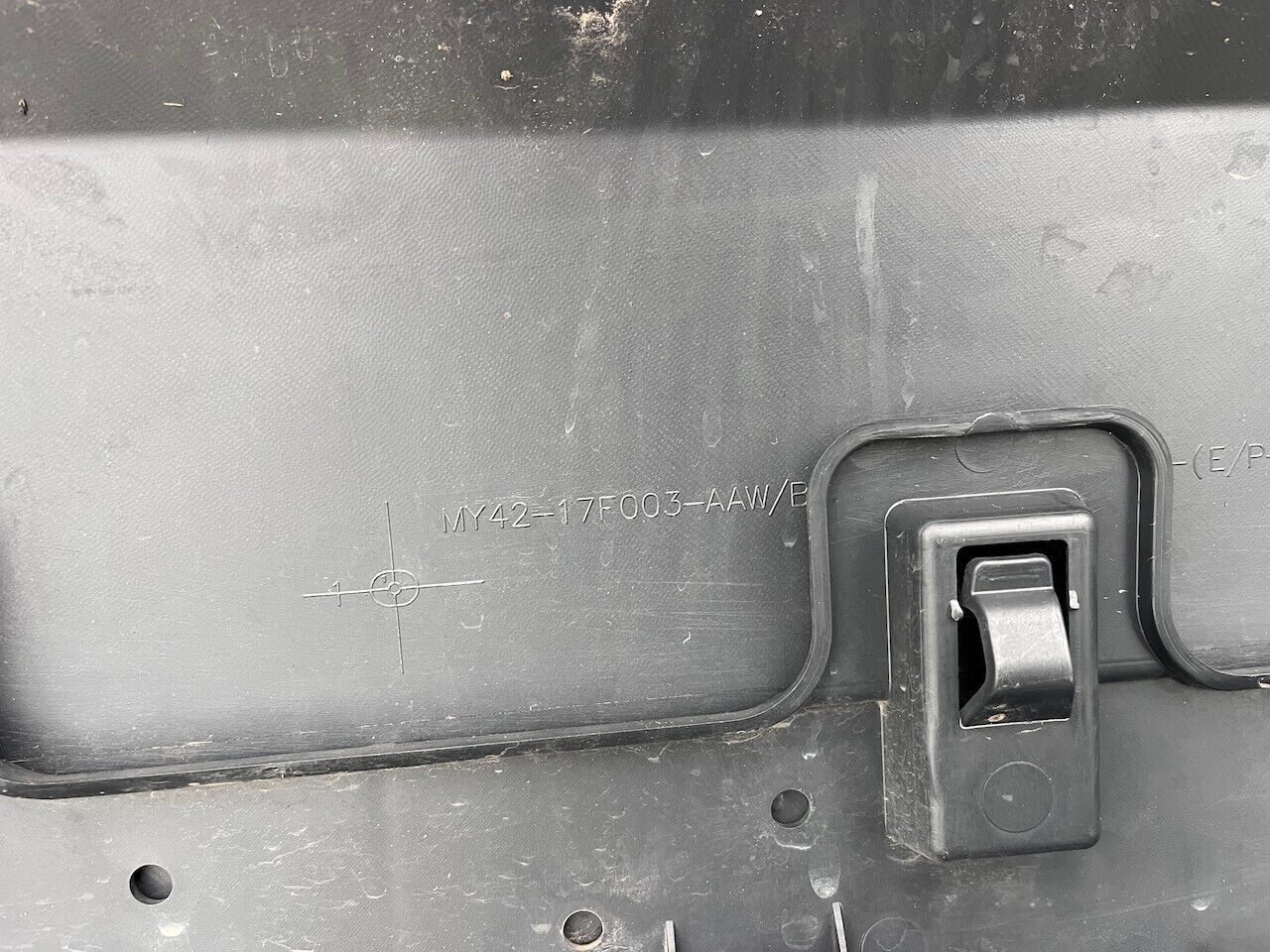 Land Rover Discovery R-dynamic Hse 2019-2022 Front Bumper 6 Pdc Genuine [p238]