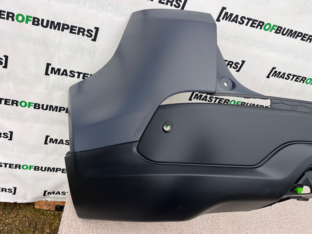 Land Rover Discovery Sport Se Hse 2015-2022 Rear Bumper 4 Pdc Genuine [p349]