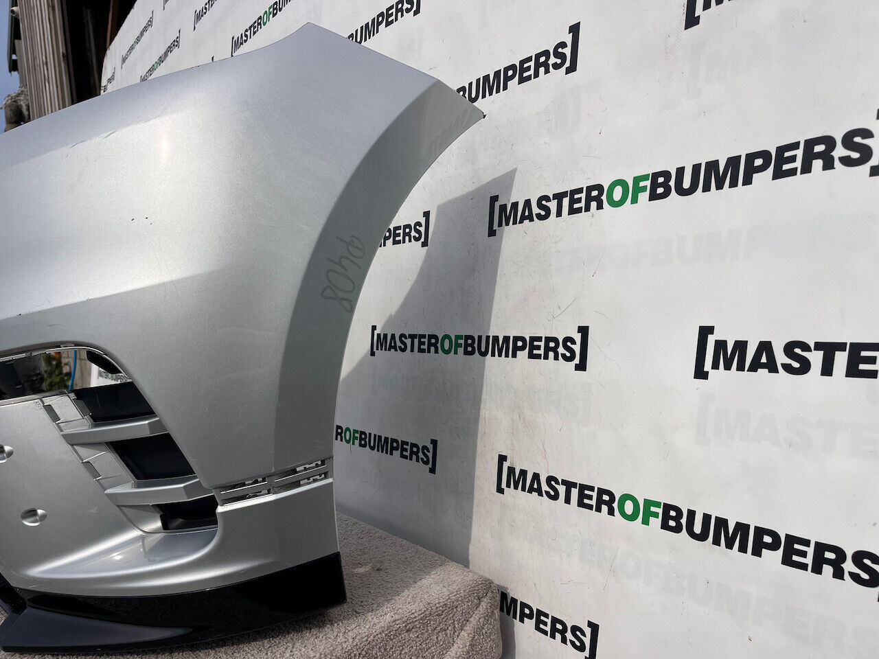 Range Rover Velar Dynamic Hse Suv 2019-2023 Front Bumper 4 Pdc Genuine [p408]