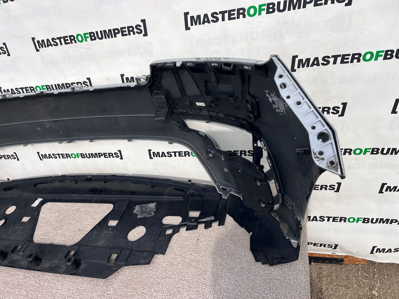 Range Rover Velar Dynamic Hse Suv 2019-2023 Front Bumper 4 Pdc Genuine [p408]