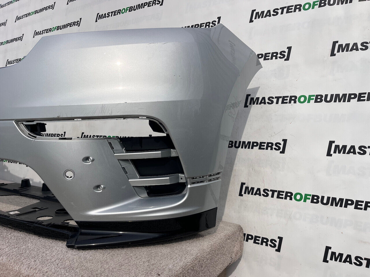 Range Rover Velar Dynamic Hse Suv 2019-2023 Front Bumper 4 Pdc Genuine [p408]