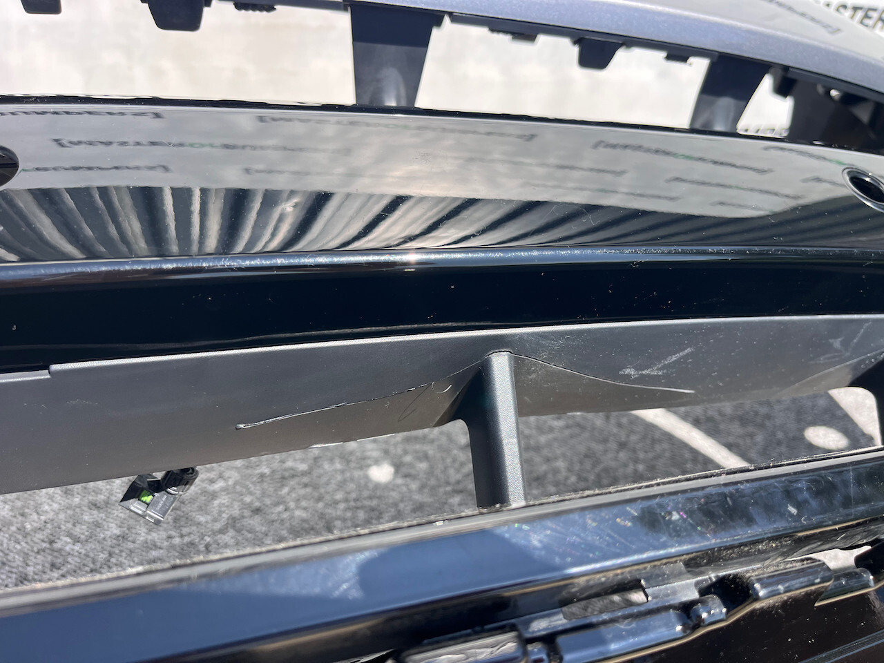 Land Rover Discovery R-dynamic Hse 2019-2022 Front Bumper 6 Pdc Genuine [p467]