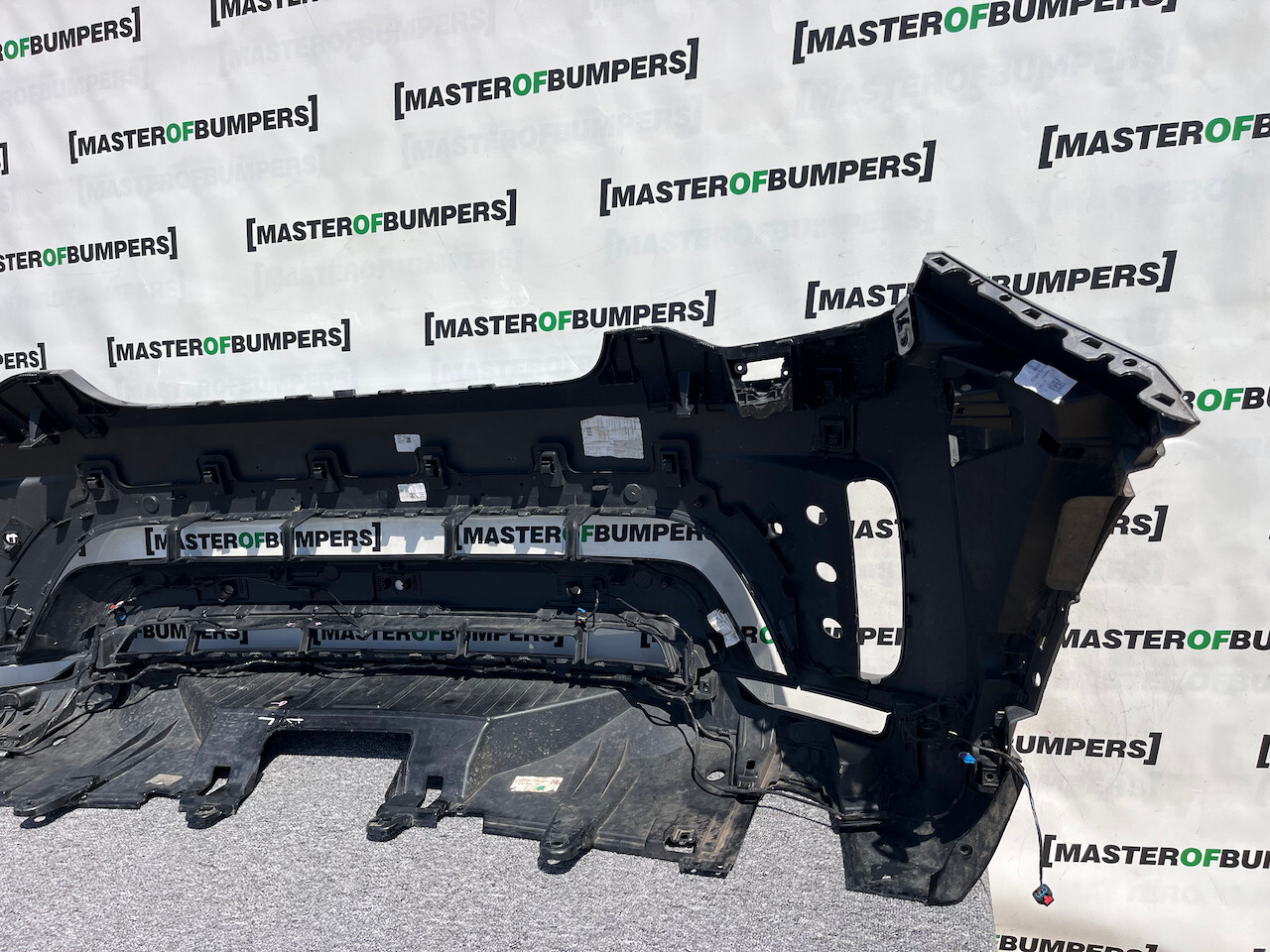 Land Rover Discovery R-dynamic Hse 2019-2022 Front Bumper 6 Pdc Genuine [p467]