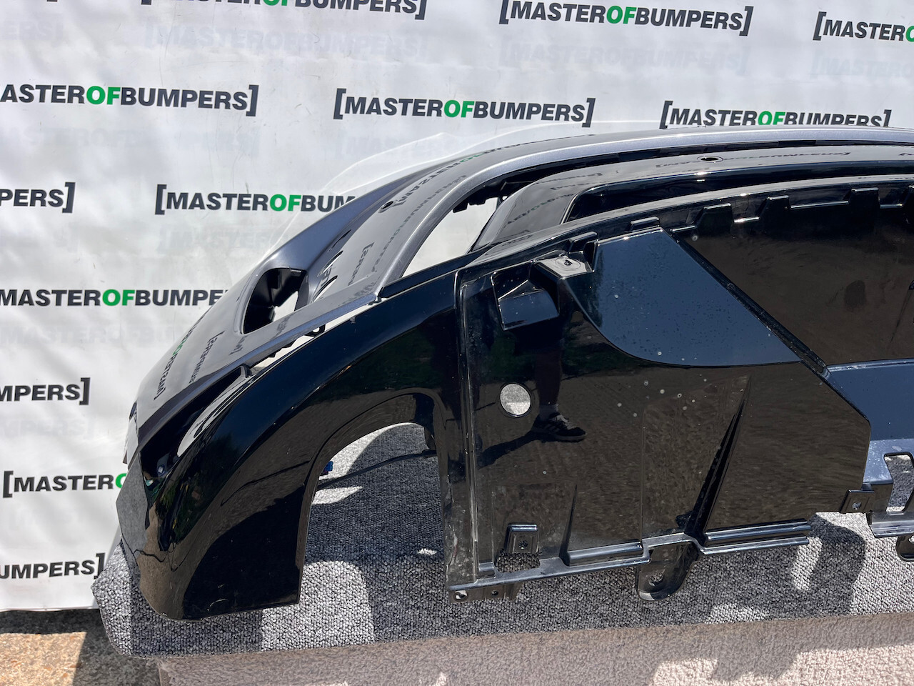 Land Rover Discovery R-dynamic Hse 2019-2022 Front Bumper 6 Pdc Genuine [p467]