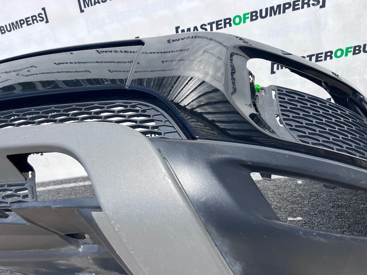 Land Rover Evoque Se Suv 2015-2018 Front Bumper No Pdc No Jets Genuine [p474]