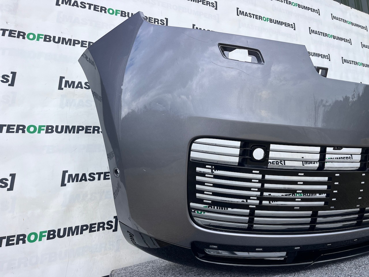 Range Rover Vouge Sv Autobiography 2021-2025 Front Bumper 6 Pdc Genuine [p486]