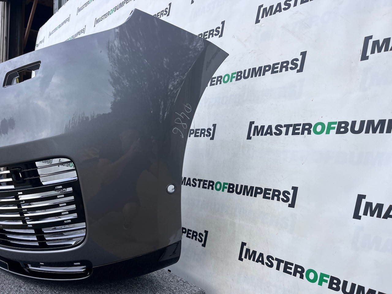 Range Rover Vouge Sv Autobiography 2021-2025 Front Bumper 6 Pdc Genuine [p486]