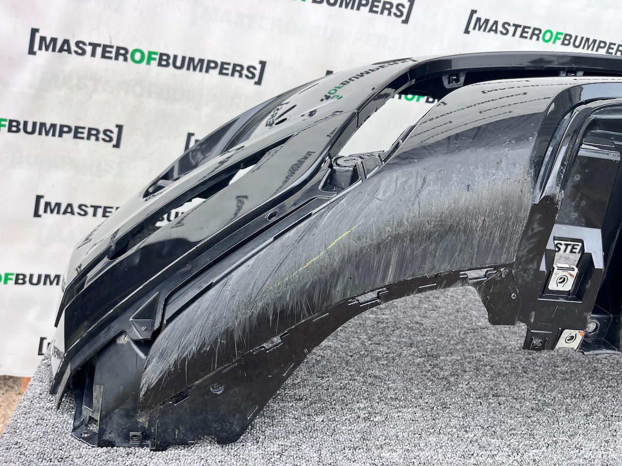 Range Rover Evoque R-dynamic Hse 2019-2024 Front Bumper 6 Pdc Genuine [p492]