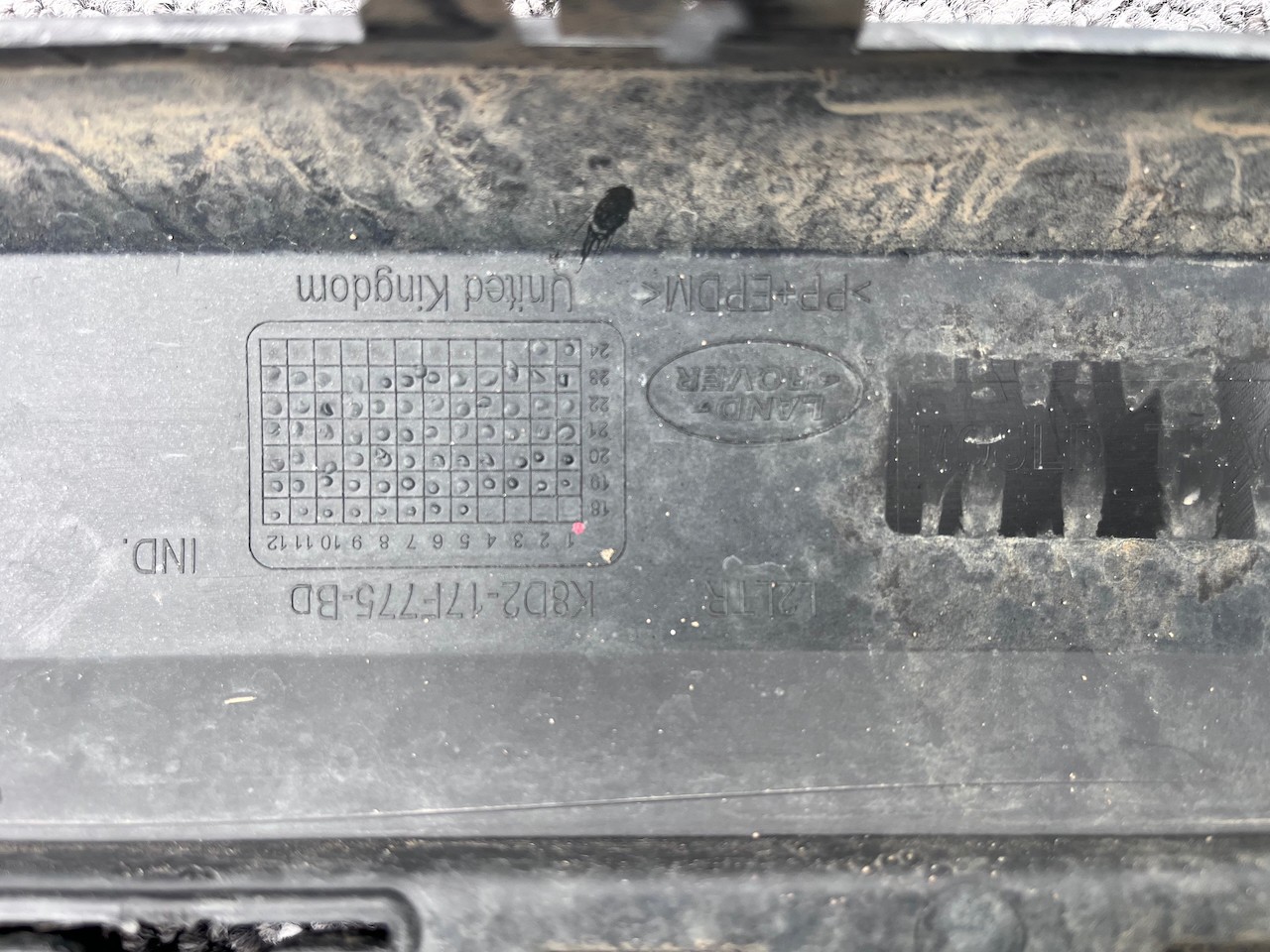 Range Rover Evoque R-dynamic Hse 2019-2024 Front Bumper 6 Pdc Genuine [p492]