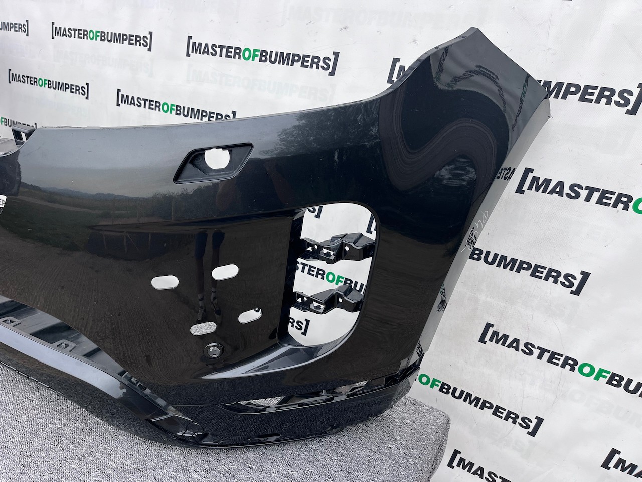 Range Rover Evoque R-dynamic Hse 2019-2024 Front Bumper 6 Pdc Genuine [p492]