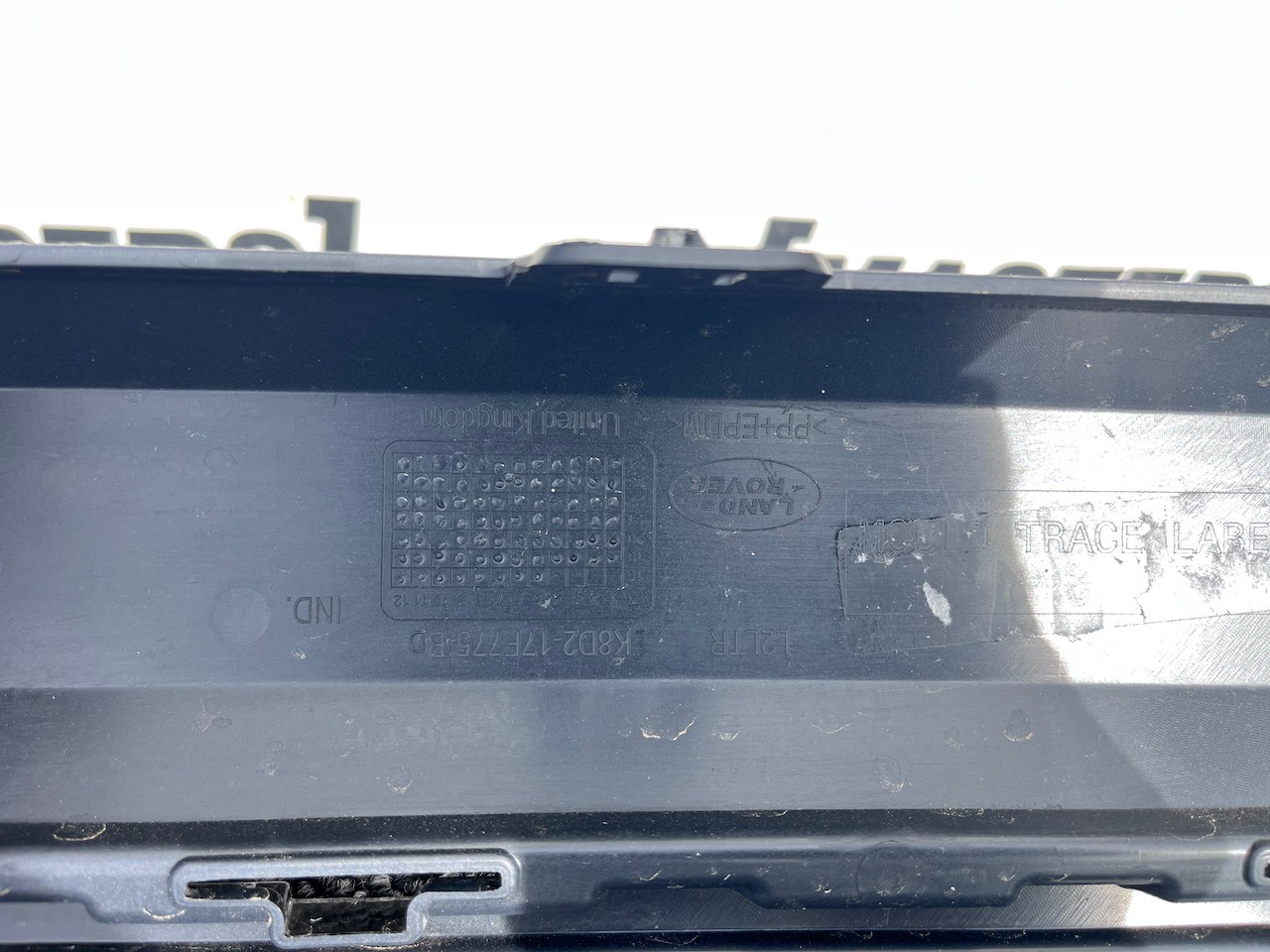 Range Rover Evoque R-dynamic Hse 2019-2024 Front Bumper 6 Pdc Genuine [p510]