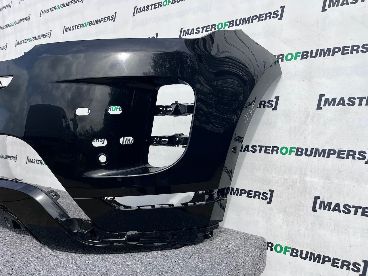 Range Rover Evoque R-dynamic Hse 2019-2024 Front Bumper 6 Pdc Genuine [p510]