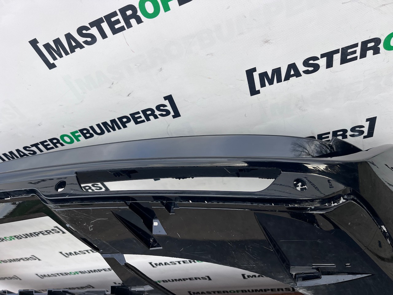 Range Rover Vouge Mhev Suv 2022-2026 Rear Bumper 6 Pdc Genuine [p565]