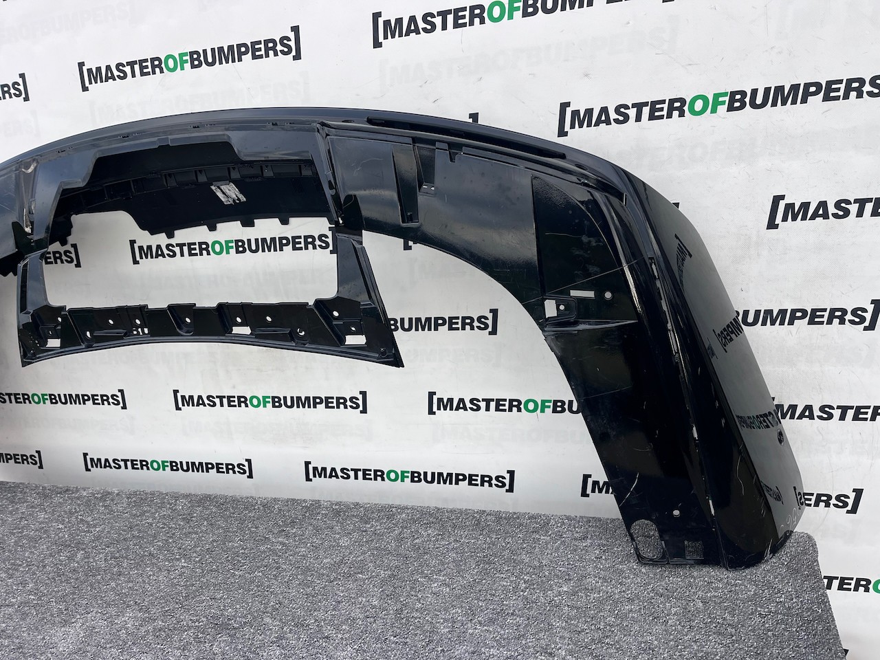 Range Rover Vouge Mhev Suv 2022-2026 Rear Bumper 6 Pdc Genuine [p565]